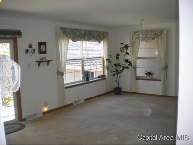 1391 Headen Rd, Jacksonville, IL 62650 - photo 6