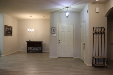 385 Hannah Ln, Alvin, TX 77511 - photo 2