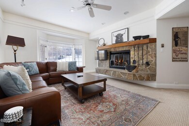charter_b330_interior_living_b