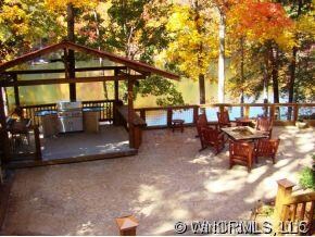 Cookcenter and patio