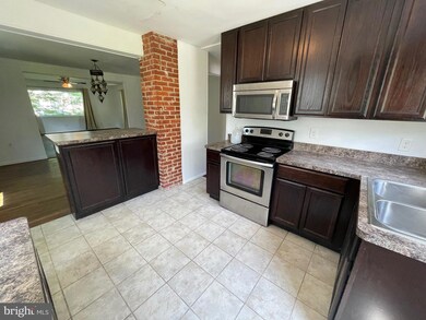 202 Locust Ave, Colonial Beach, VA 22443 - photo 6