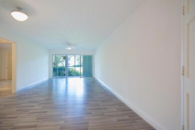 11 Greentree St_U106_007