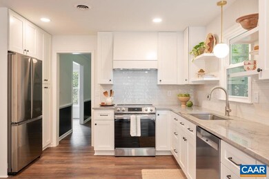 101 Vicar Ct, Charlottesville, VA 22901 - photo 5