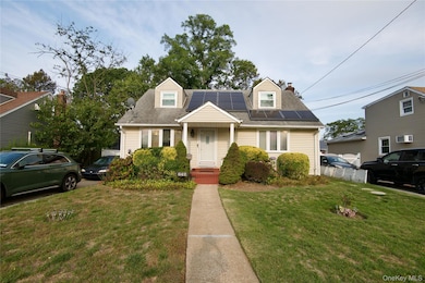 642 Dorothea Ln, Elmont, NY 11003 - photo 2