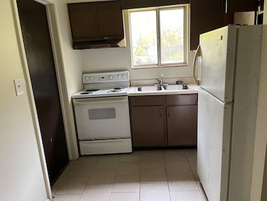 1324 Earlmoor Blvd, Flint, MI 48506 - photo 2