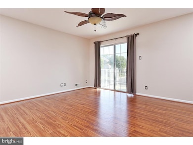 4002B Fenwick Ln unit 4002B, Mount Laurel, NJ 08054 - photo 4