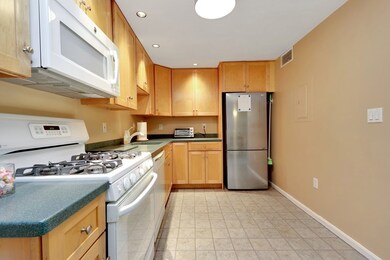 1210 Vfw Pkwy unit 11, West Roxbury, MA 02132 - photo 5