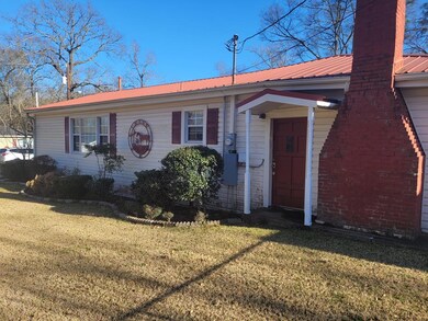 Nice landscape, Metal roof