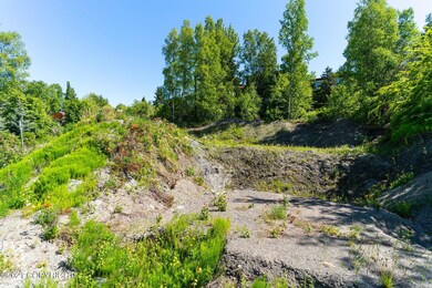 1628_W_10th_6