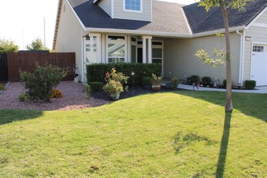 6673 E Lansing Way, Fresno, CA 93727 - photo 3