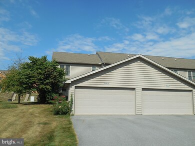 1976 Ashley Dr, Chambersburg, PA 17201 - photo 3