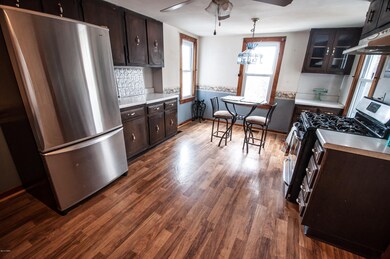 323 Garfield Ave, Hawley, PA 18428 - photo 6