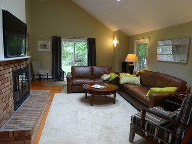 Enjoy a relaxing evening in this...