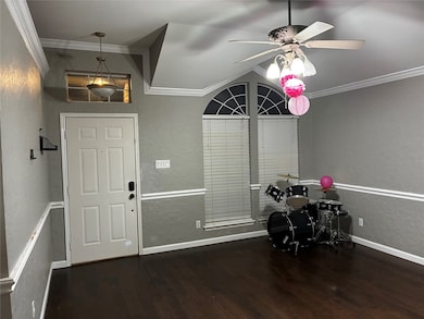 520 Kelley Ct, Fort Worth, TX 76120 - photo 5