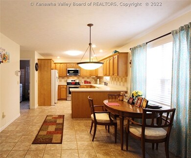 101 Heather Ct, Scott Depot, WV 25560 - photo 3