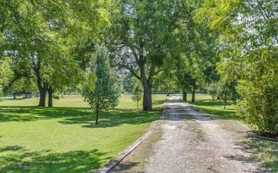 3421 Trails End Rd, Burleson, TX 76028 - photo 4