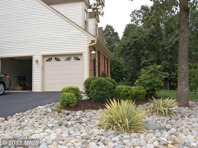 11204 Ballantre Ln, Glenn Dale, MD 20769 - photo 3