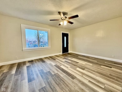 716 W Walnut St, Brownstown, IN 47220 - photo 3