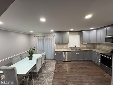 9339 Kendal Cir, Laurel, MD 20723 - photo 2