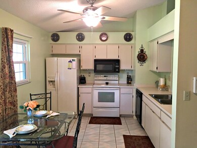 Carlowe Kitchen1