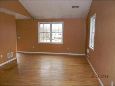 14 Quinn St, North Attleboro, MA 02760 - photo 5