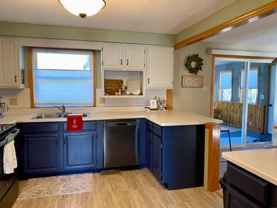 2537 River Rd, Decorah, IA 52101 - photo 2