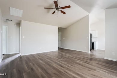 004-photo-living-room-14926886