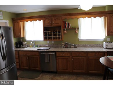 506 Fisher Ln, Warminster, PA 18974 - photo 5