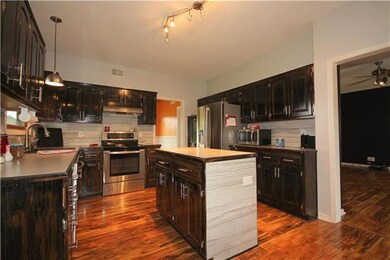 21225 W 197th St, Spring Hill, KS 66083 - photo 6