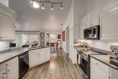 14-web-or-mls-Stoneheath Ln-012