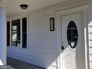 307 Hughes St, New Ringgold, PA 17960 - photo 4