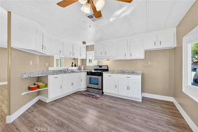 6656 E Rosecrans Ave unit N12, Compton, CA 90221 - photo 2