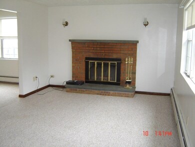 23 Columbia Ave unit 1, Newton Upper Falls, MA 02464 - photo 2