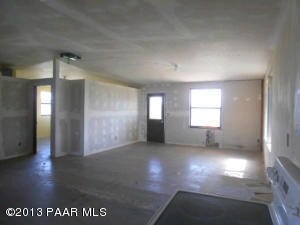 745 W Antelope Run Rd, Paulden, AZ 86334 - photo 2