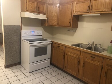 28 Rapalus St unit B, Springfield, MA 01151 - photo 2