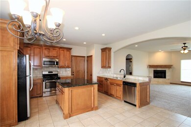 7002 Cherokee Crossing W, Warr Acres, OK 73132 - photo 2