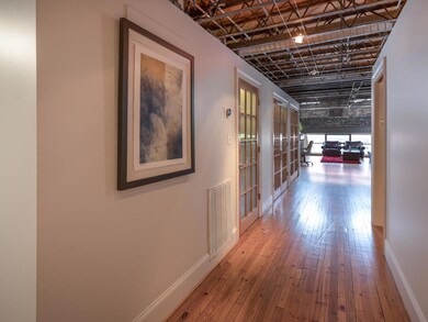 55_E_Main_St_207_03