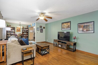 853 W Whiteside St, Springfield, MO 65807 - photo 4