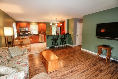 65 Cox St, Nashua, NH 03064 - photo 4