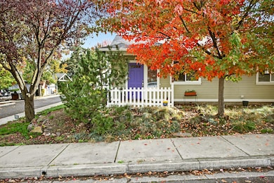 794 Park St unit 794, Ashland, OR 97520 - photo 2