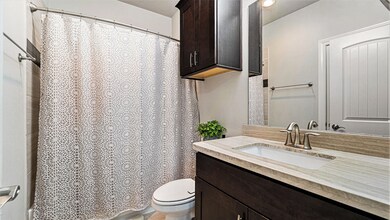 Convenience meets luxury: En-suite bathroom on the