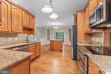 10801 Cinnamon Teal Dr, Spotsylvania, VA 22553 - photo 6