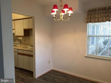 9668 Hagel Cir unit B, Lorton, VA 22079 - photo 4