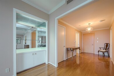 A view of the entry way looking toward the front d