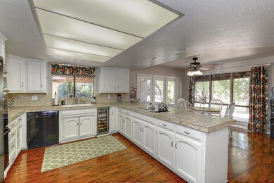 016_Kitchen