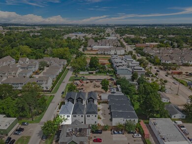 1526 Ojeman Rd unit B, Houston, TX 77055 - photo 5