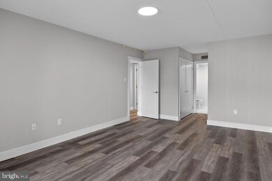 10919 Valley Forge Cir unit 919, King of Prussia, PA 19406 - photo 5