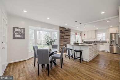 9116 Streamview Ln, Vienna, VA 22182 - photo 7