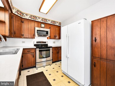 340 Gibraltar Rd, Reading, PA 19606 - photo 5