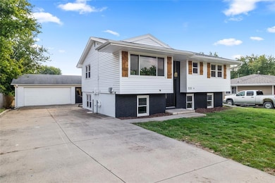 535 N 4th St, Carlisle, IA 50047 - photo 2